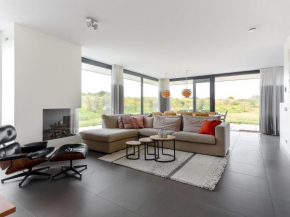 Modern holiday home in Kamperland with garden
